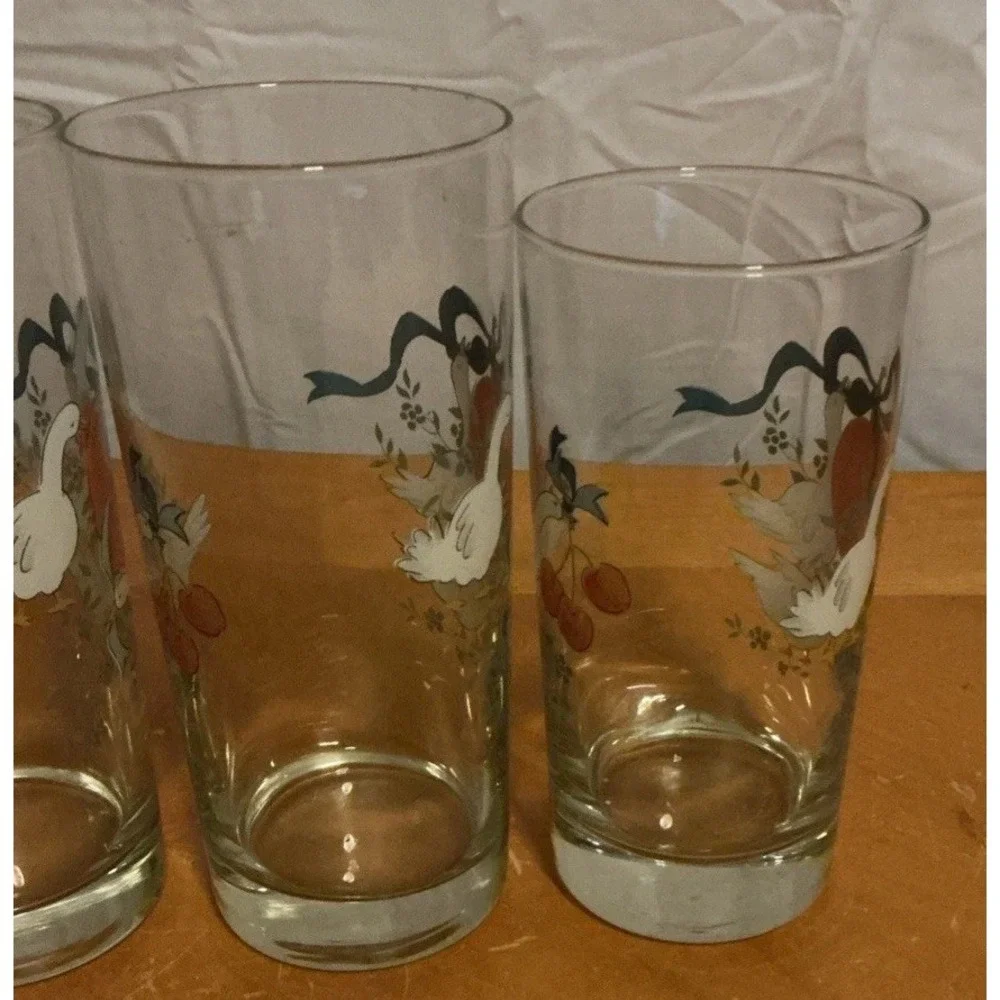 Set of 4 Vintage International 